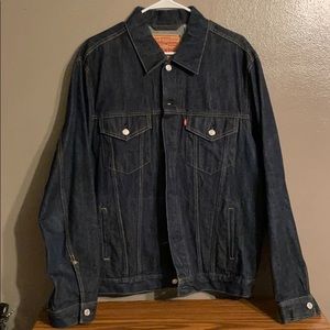 Men’s Levi’s trucker jacket size XL